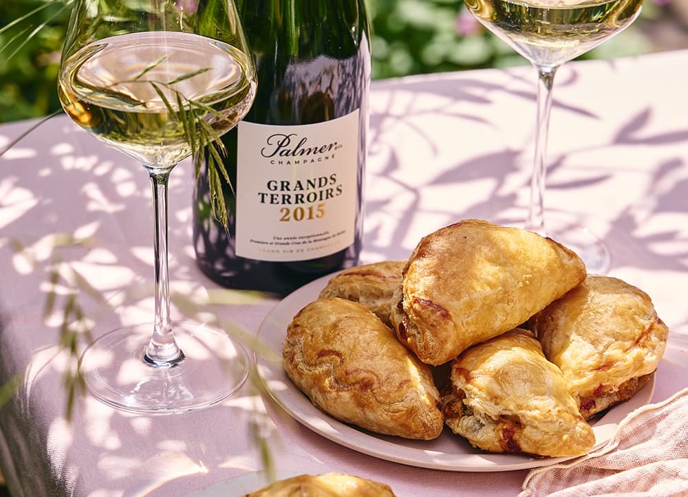 Champagne-Palmer-Picnic-chaussons-poireaux-crop