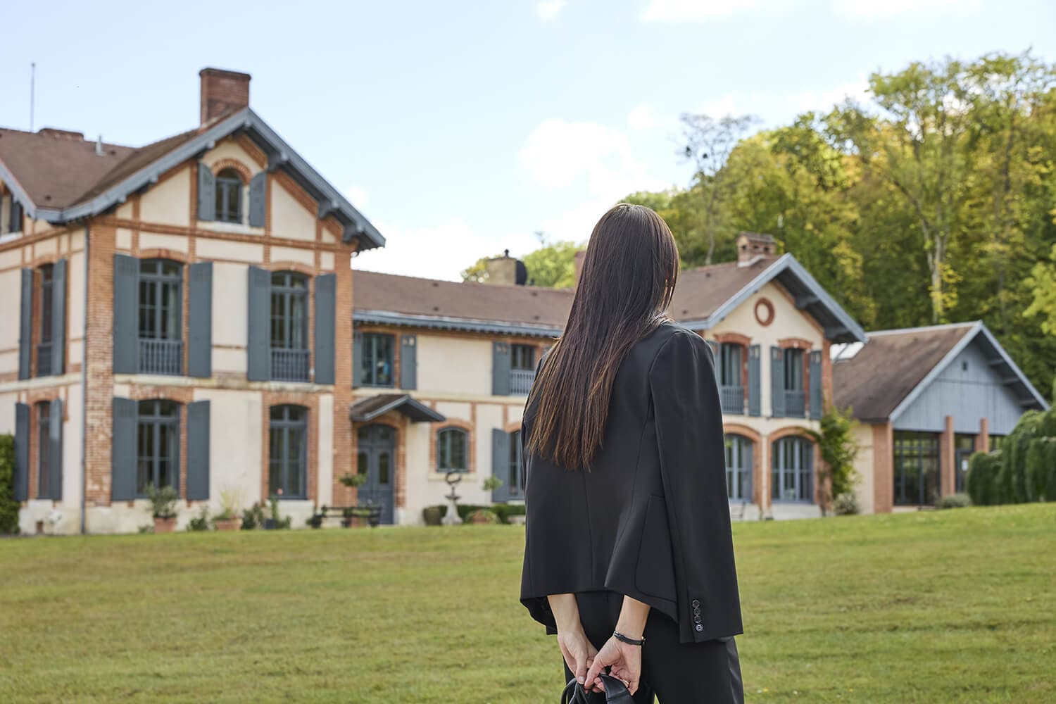 Vue du Domaine du Chalet de Palmer & Co à Chigny-les-Roses, au cœur de la Champagne.